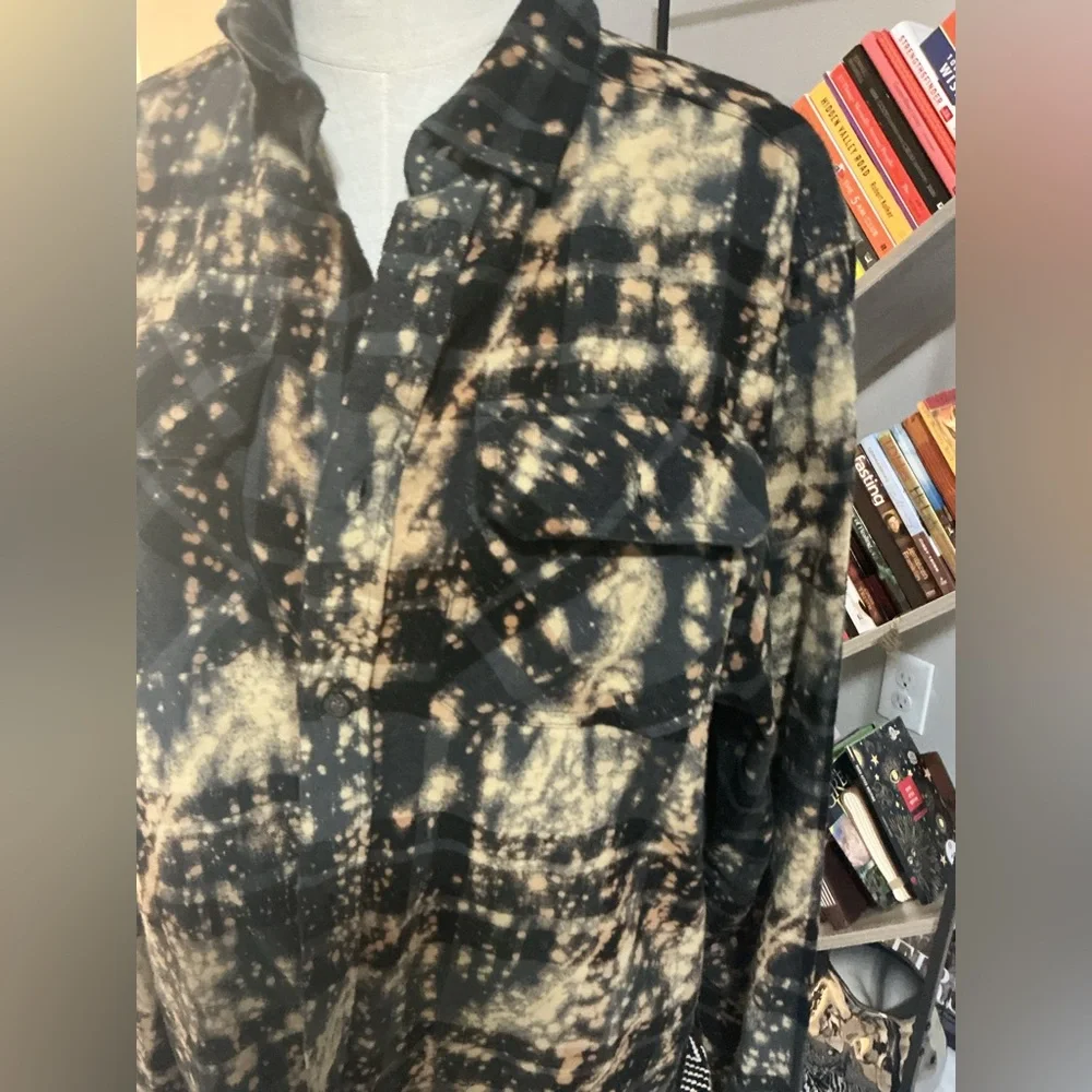 EUC Angry Minnow Flannel Shirt - Size M - Picture 8 of 8